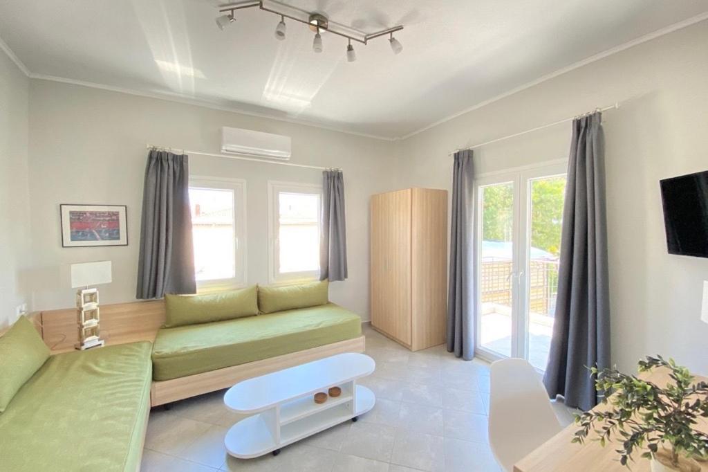 Mageiras Boutique Hotel Afytos Ngoại thất bức ảnh