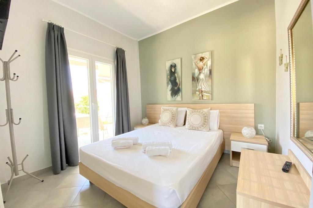 Mageiras Boutique Hotel Afytos Ngoại thất bức ảnh